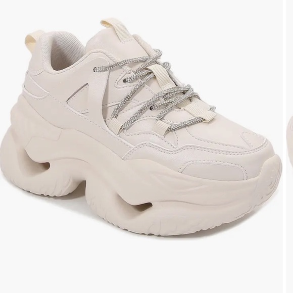 Berness Darcy Metalllic Sneaker - Picture 1 of 6